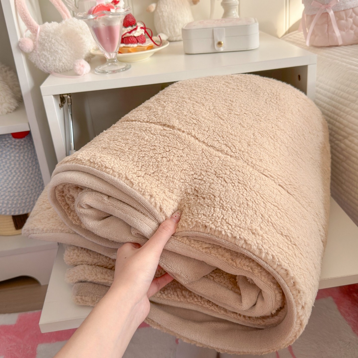 91家纺网 家纺一手货源 找家纺 顾里家纺 2025新款韩系糯叽叽纯色羊羔绒毯毯子 可可咖