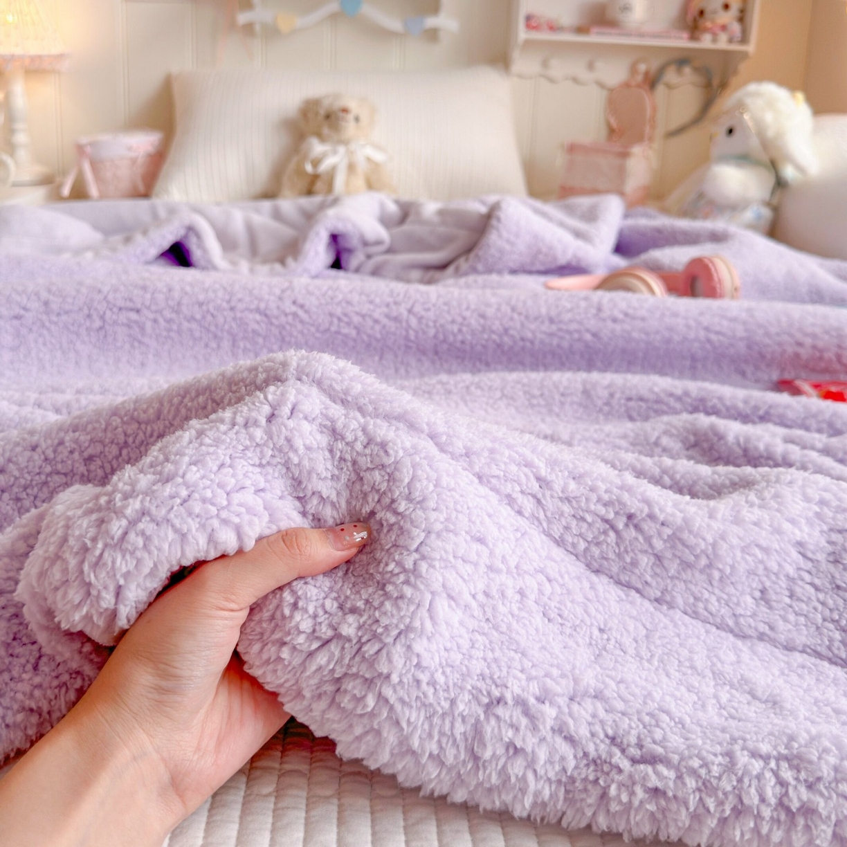 91家纺网 家纺一手货源 找家纺 顾里家纺 2025新款韩系糯叽叽纯色羊羔绒毯毯子 葡萄紫