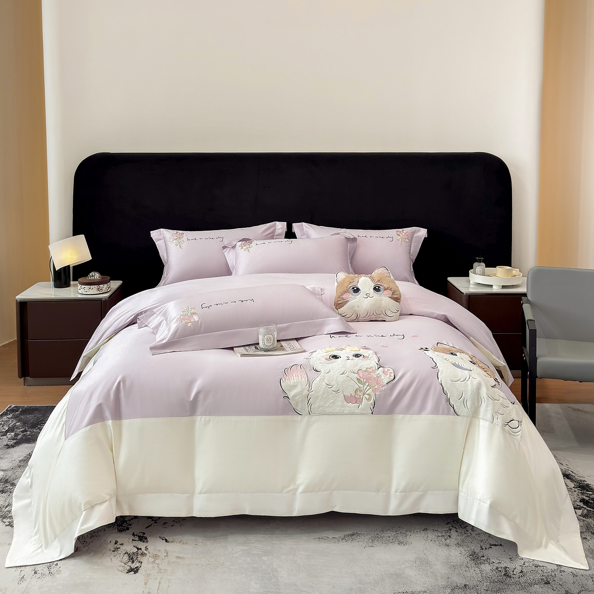 91家纺网 家纺一手货源 找家纺 丞音家纺 2025新款轻奢卡通风A类50s双股100支贡缎长绒棉四件套刺绣全棉被套绣花床笠高档礼盒装 甜蜜日记-香芋紫