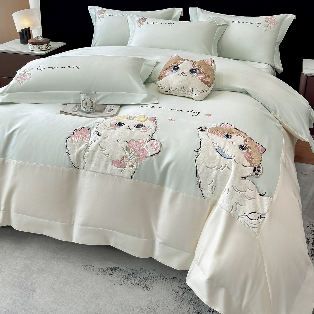 91家纺网 家纺一手货源 找家纺 丞音家纺 2025新款轻奢卡通风A类50s双股100支贡缎长绒棉四件套刺绣全棉被套绣花床笠高档礼盒装 甜蜜日记-清新绿