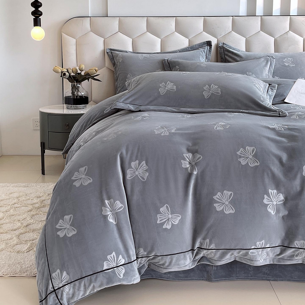 91家纺网 家纺一手货源 找家纺 （总）慕希家纺 2025新款高克重牛奶绒雕花四件套-暮光花园