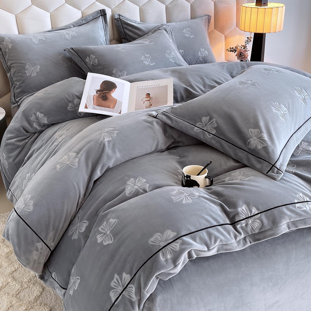 91家纺网 家纺一手货源 找家纺 （总）慕希家纺 2025新款高克重牛奶绒雕花四件套-暮光花园