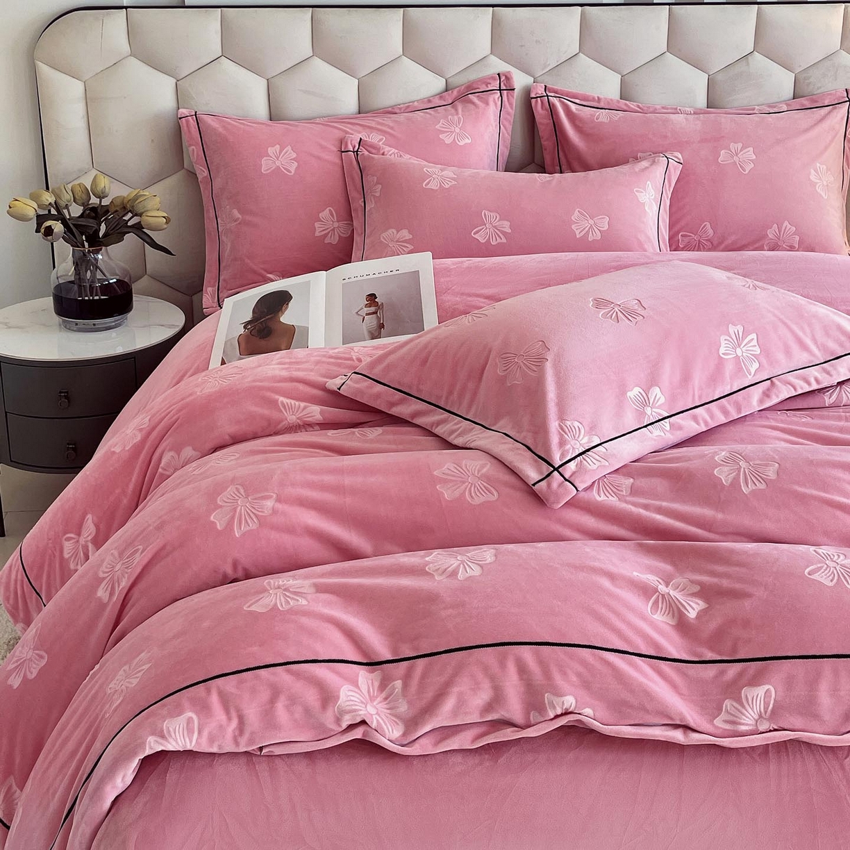 91家纺网 家纺一手货源 找家纺 慕希家纺 2025新款高克重牛奶绒雕花四件套-暮光花园 暮光花园-苏梅粉