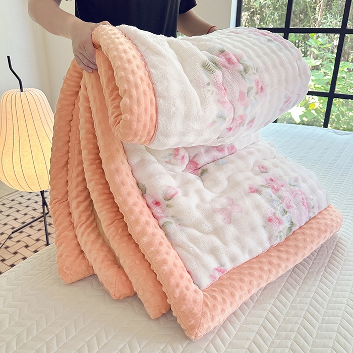 91家纺网 家纺一手货源 找家纺 （总）优迈 2024新款兔兔绒豆豆被冬被子被芯