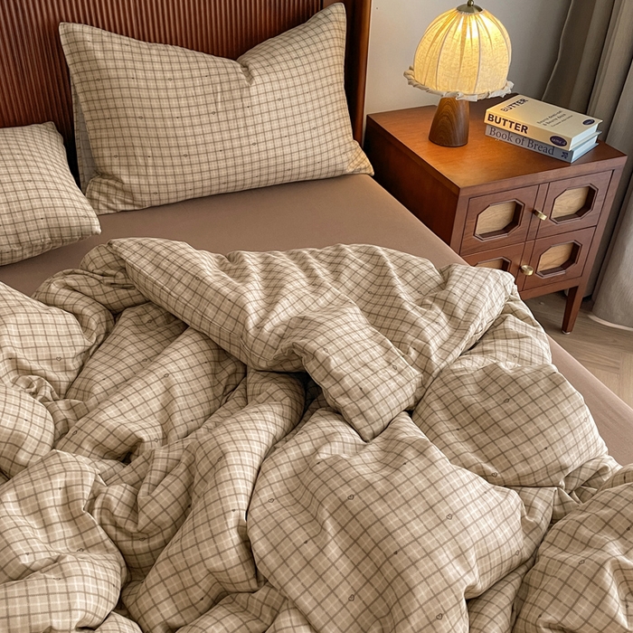 91家纺网 家纺一手货源 找家纺 典曼家纺 2025新款A类母婴级抗菌有氧双层纱亲肤小清新印花三件套四件套 可心咖