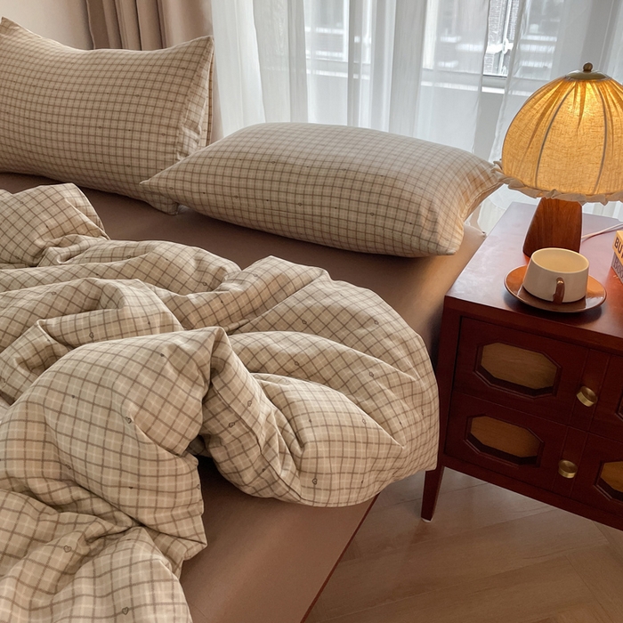 91家纺网 家纺一手货源 找家纺 典曼家纺 2025新款A类母婴级抗菌有氧双层纱亲肤小清新印花三件套四件套 可心咖