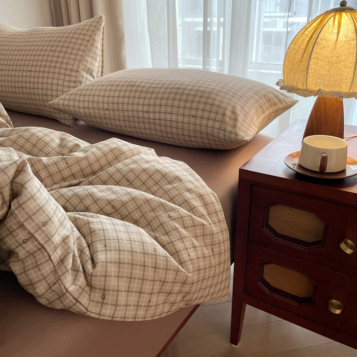 91家纺网 家纺一手货源 找家纺 典曼家纺 2025新款A类母婴级抗菌有氧双层纱亲肤小清新印花三件套四件套 可心咖