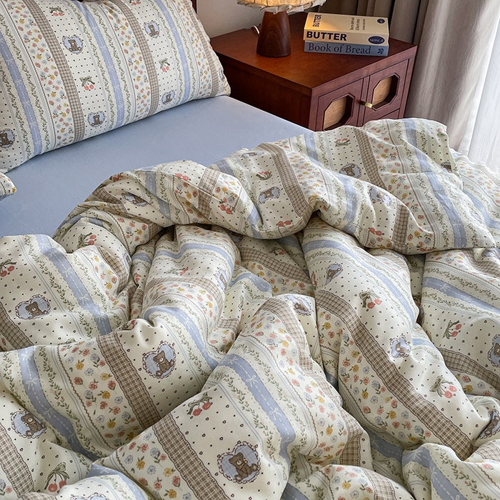 91家纺网 家纺一手货源 找家纺 典曼家纺 2025新款A类母婴级抗菌有氧双层纱亲肤小清新印花三件套四件套 三宅一熊