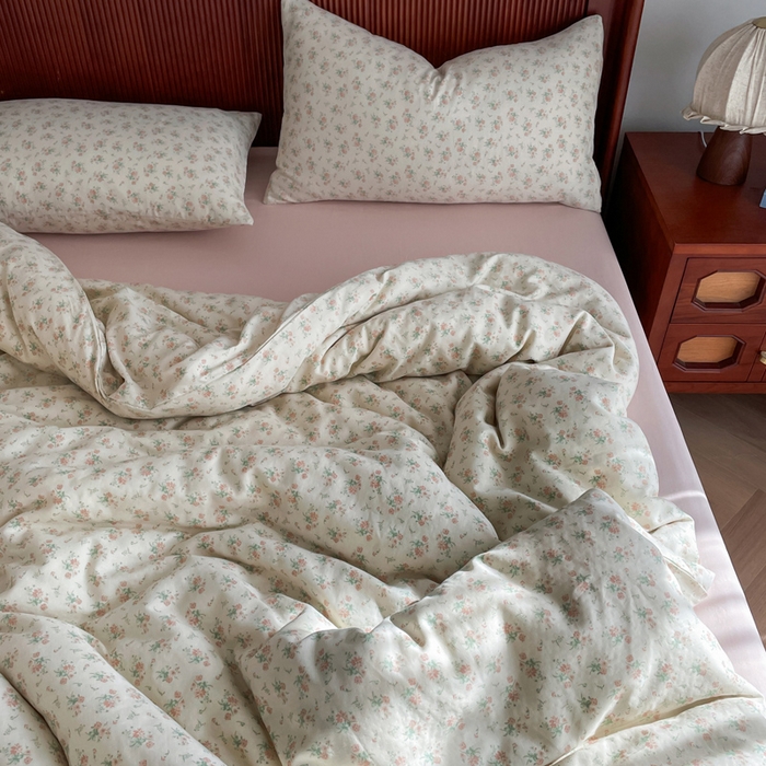 91家纺网 家纺一手货源 找家纺 典曼家纺 2025新款A类母婴级抗菌有氧双层纱亲肤小清新印花三件套四件套 花田错