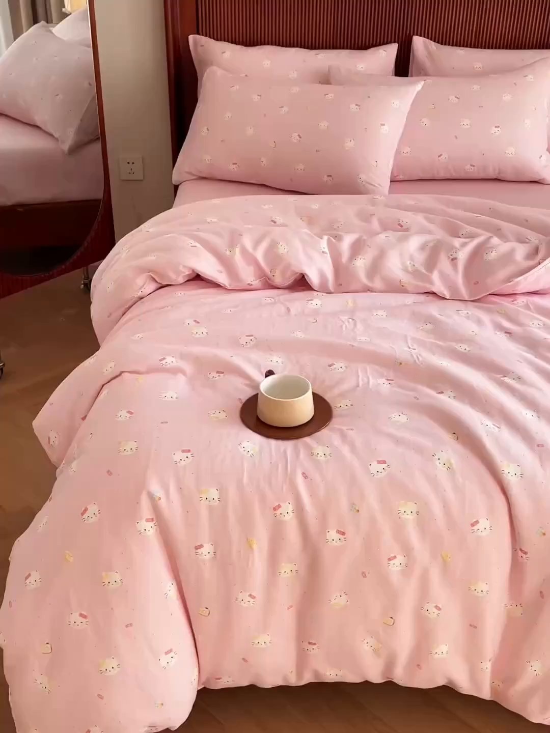 91家纺网 家纺一手货源 找家纺 典曼家纺 2025新款A类母婴级抗菌有氧双层纱亲肤小清新印花三件套四件套 凯蒂猫