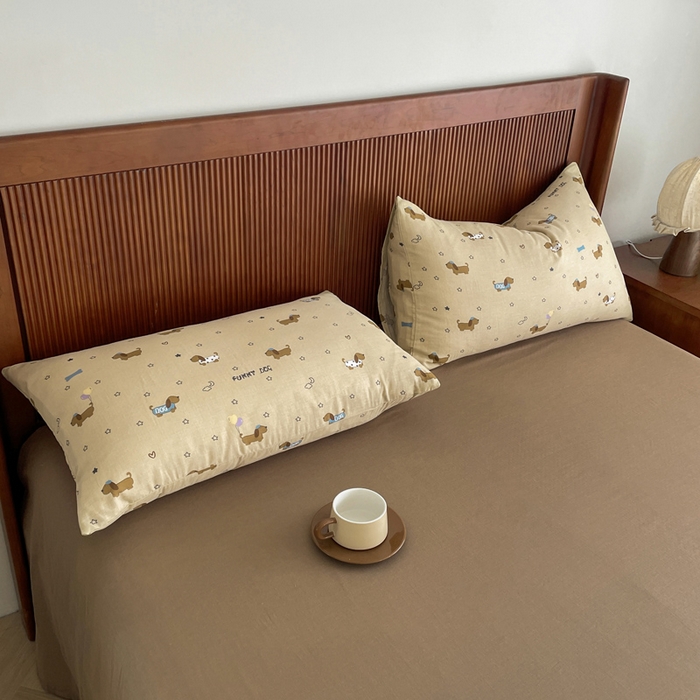 91家纺网 家纺一手货源 找家纺 典曼家纺 2025新款A类母婴级抗菌有氧双层纱亲肤小清新印花三件套四件套 腊肠狗