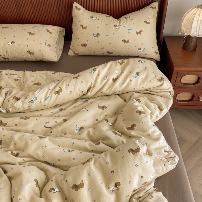 91家纺网 家纺一手货源 找家纺 典曼家纺 2025新款A类母婴级抗菌有氧双层纱亲肤小清新印花三件套四件套 腊肠狗