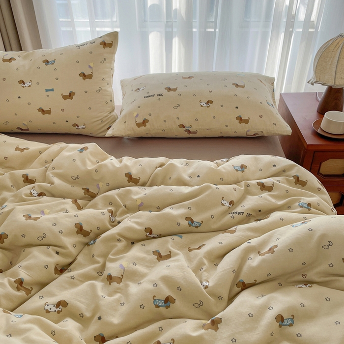 91家纺网 家纺一手货源 找家纺 典曼家纺 2025新款A类母婴级抗菌有氧双层纱亲肤小清新印花三件套四件套 腊肠狗