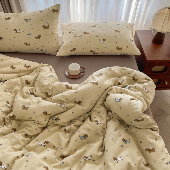 91家纺网 家纺一手货源 找家纺 典曼家纺 2025新款A类母婴级抗菌有氧双层纱亲肤小清新印花三件套四件套 腊肠狗