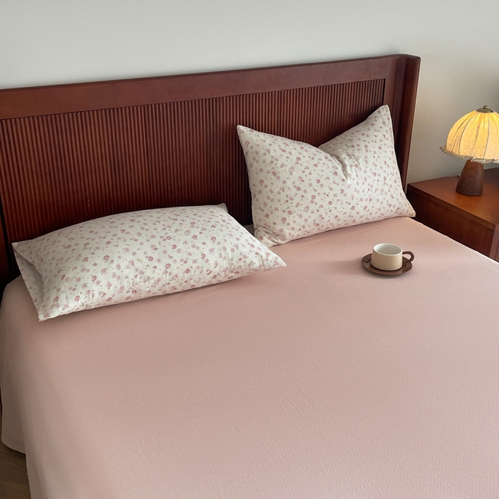 91家纺网 家纺一手货源 找家纺 典曼家纺 2025新款A类母婴级抗菌有氧双层纱亲肤小清新印花三件套四件套 桃汁夭夭