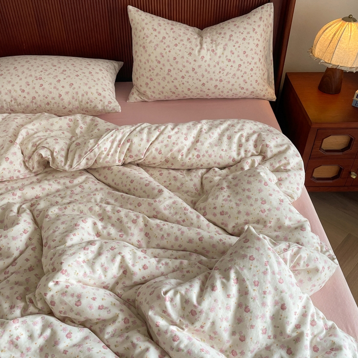 91家纺网 家纺一手货源 找家纺 典曼家纺 2025新款A类母婴级抗菌有氧双层纱亲肤小清新印花三件套四件套 桃汁夭夭