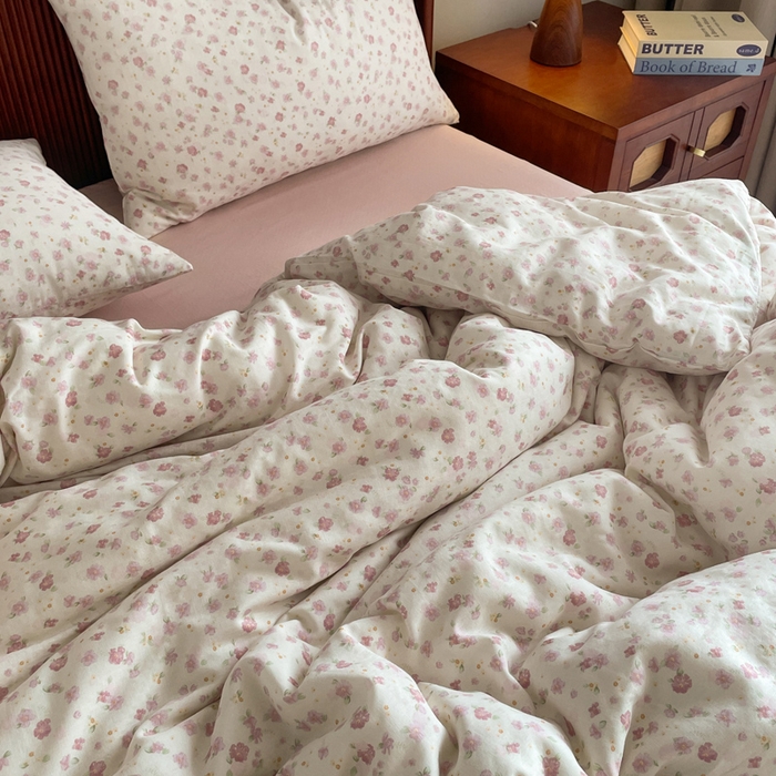 91家纺网 家纺一手货源 找家纺 典曼家纺 2025新款A类母婴级抗菌有氧双层纱亲肤小清新印花三件套四件套 桃汁夭夭