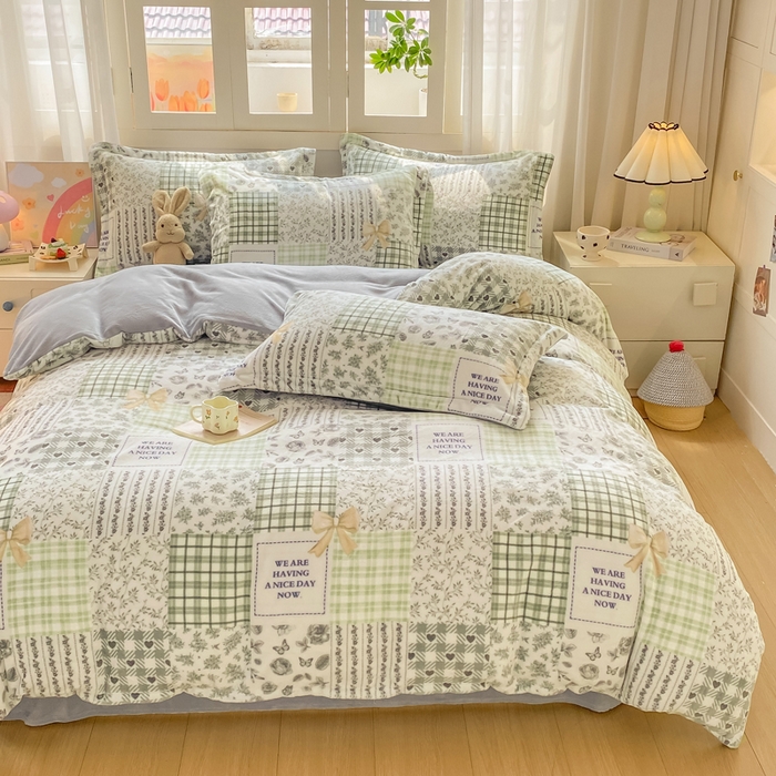 91家纺网 家纺一手货源 找家纺 红日子纺织品 2025新款高克重牛奶绒印花四件套 德尔慧