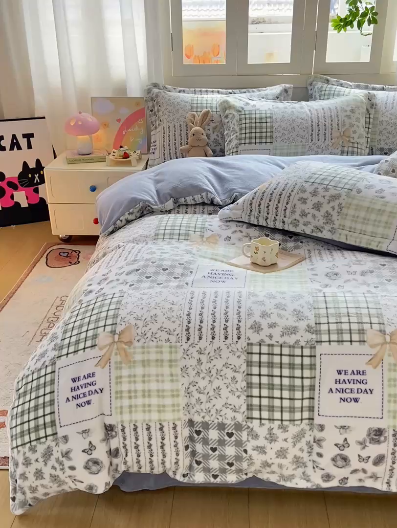 91家纺网 家纺一手货源 找家纺 红日子纺织品 2025新款高克重牛奶绒印花四件套 德尔慧