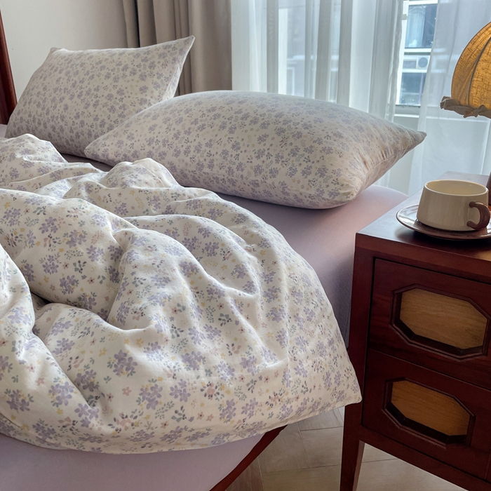 91家纺网 家纺一手货源 找家纺 典曼家纺 2025新款A类母婴级抗菌有氧双层纱亲肤小清新印花三件套四件套 紫藤