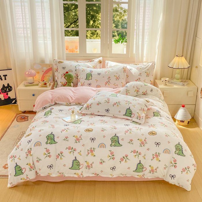 91家纺网 家纺一手货源 找家纺 红日子纺织品 2025新款高克重牛奶绒印花四件套 花儿与龙