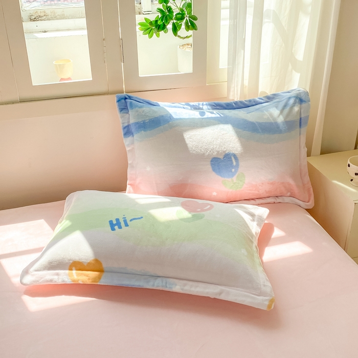 91家纺网 家纺一手货源 找家纺 红日子纺织品 2025新款高克重牛奶绒印花四件套 花海