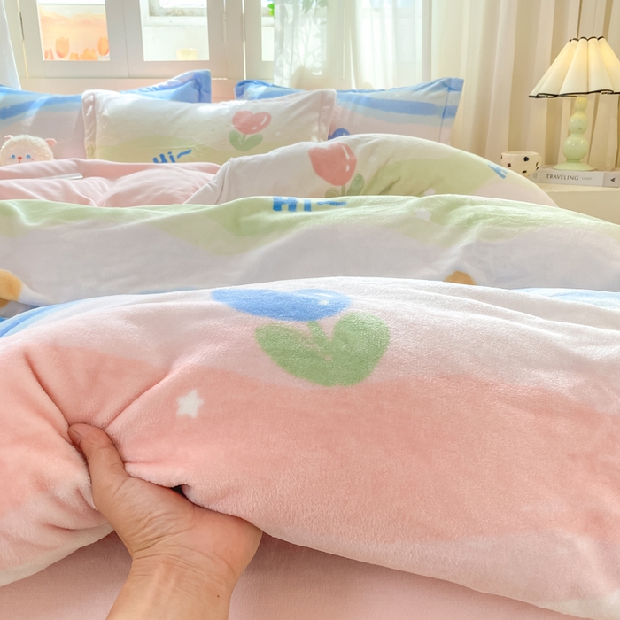 91家纺网 家纺一手货源 找家纺 红日子纺织品 2025新款高克重牛奶绒印花四件套 花海