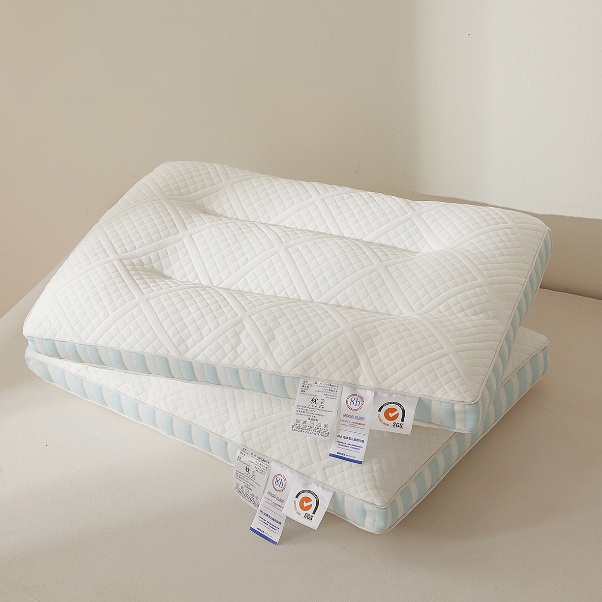 91家纺网 家纺一手货源 找家纺 大熊枕芯 2025新款条纹款抗菌亲子护颈枕头枕芯 蓝色