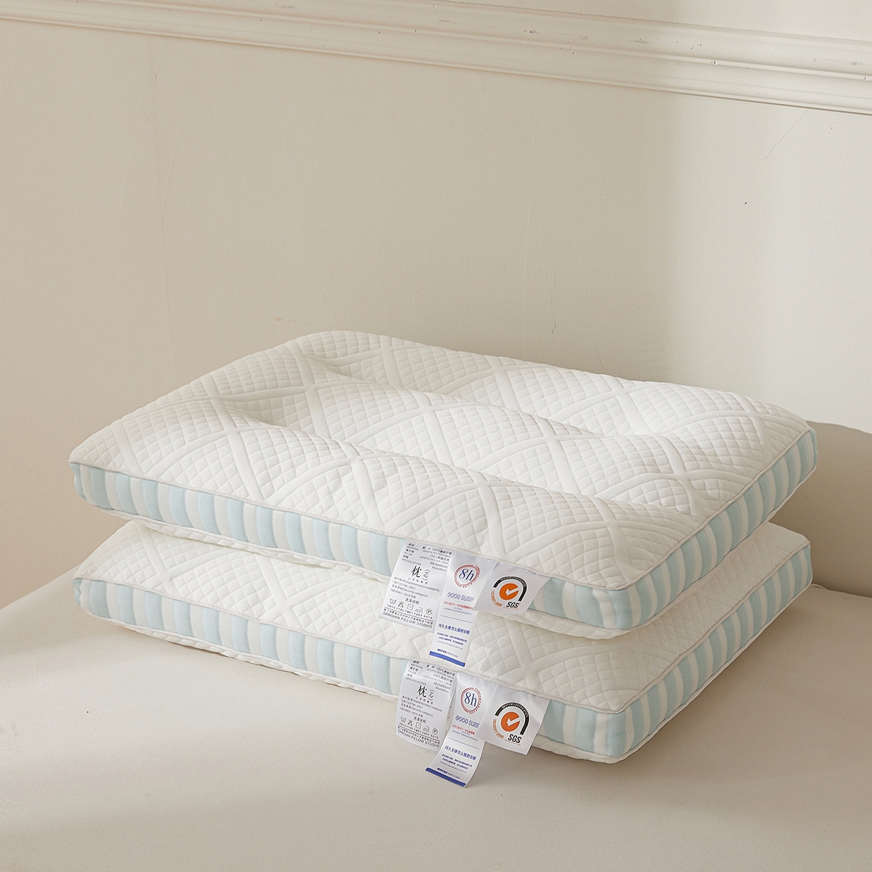 91家纺网 家纺一手货源 找家纺 大熊枕芯 2025新款条纹款抗菌亲子护颈枕头枕芯 蓝色