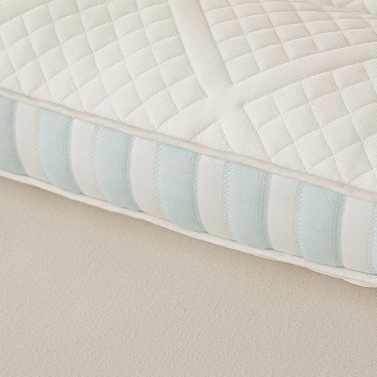 91家纺网 家纺一手货源 找家纺 大熊枕芯 2025新款条纹款抗菌亲子护颈枕头枕芯 蓝色