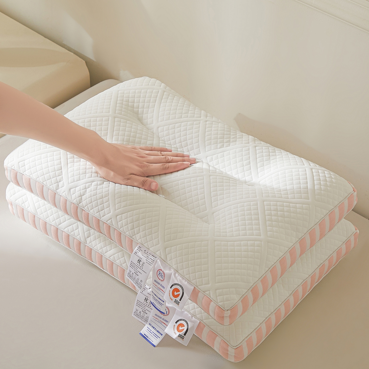 91家纺网 家纺一手货源 找家纺 （总）大熊枕芯 2025新款条纹款抗菌亲子护颈枕头枕芯