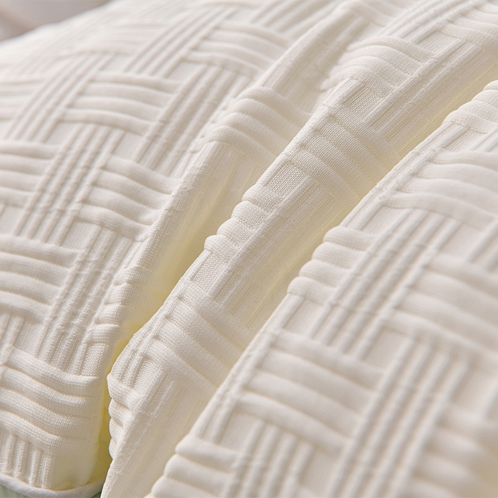 91家纺网 家纺一手货源 找家纺 （总）大熊枕芯 2025新款黑标款压花护颈枕头枕芯