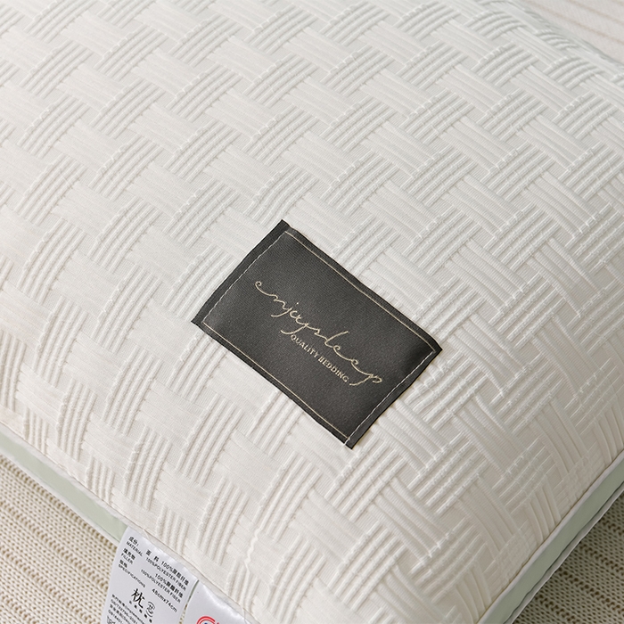 91家纺网 家纺一手货源 找家纺 （总）大熊枕芯 2025新款黑标款压花护颈枕头枕芯