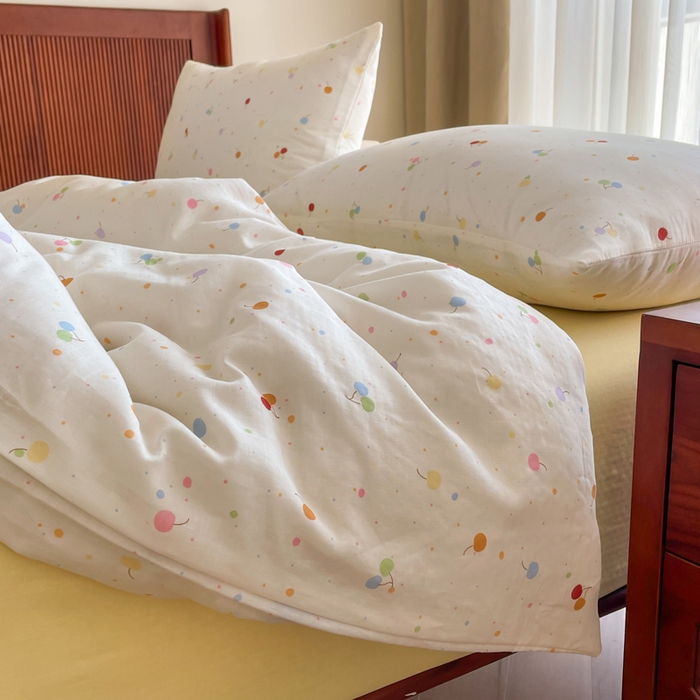 91家纺网 家纺一手货源 找家纺 典曼家纺 2025新款A类母婴级抗菌有氧双层纱亲肤小清新印花三件套四件套 七彩樱桃