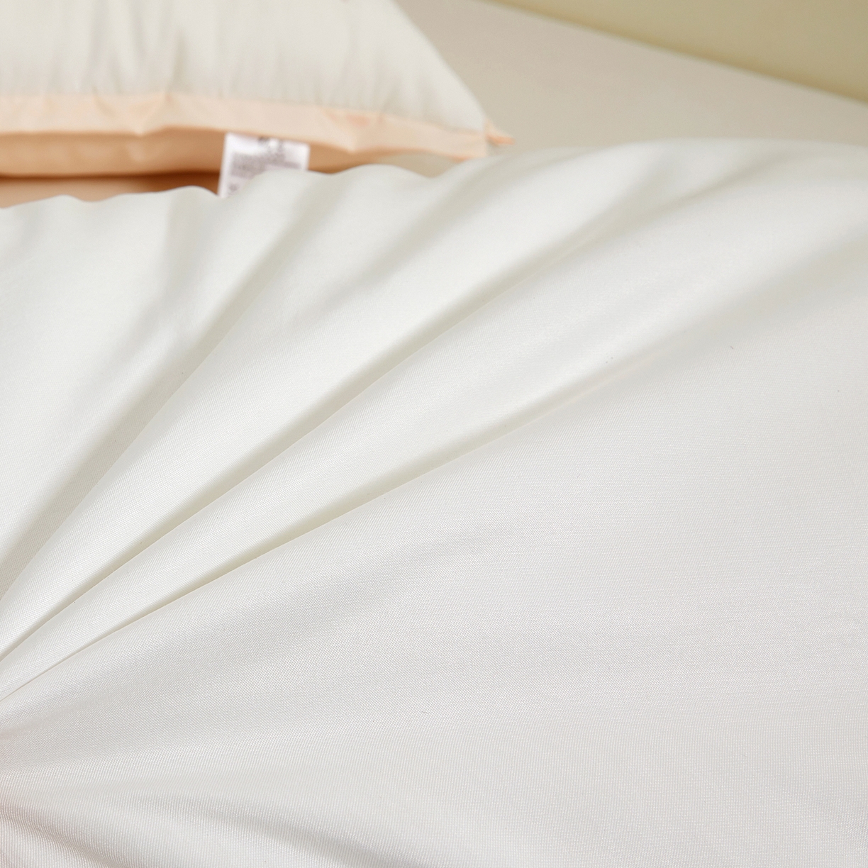 91家纺网 家纺一手货源 找家纺 大熊枕芯 2025新款双莱赛尔天丝蝴蝶护颈枕头枕芯 天丝蝴蝶粉