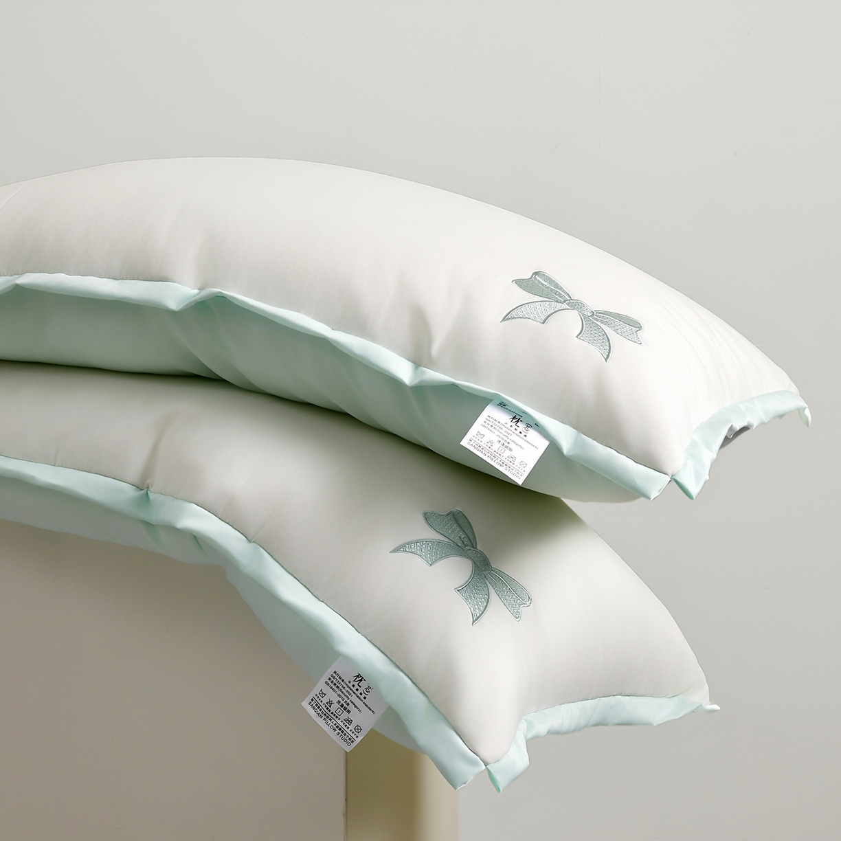 （总）大熊枕芯 2025新款双莱赛尔天丝蝴蝶护颈枕头枕芯