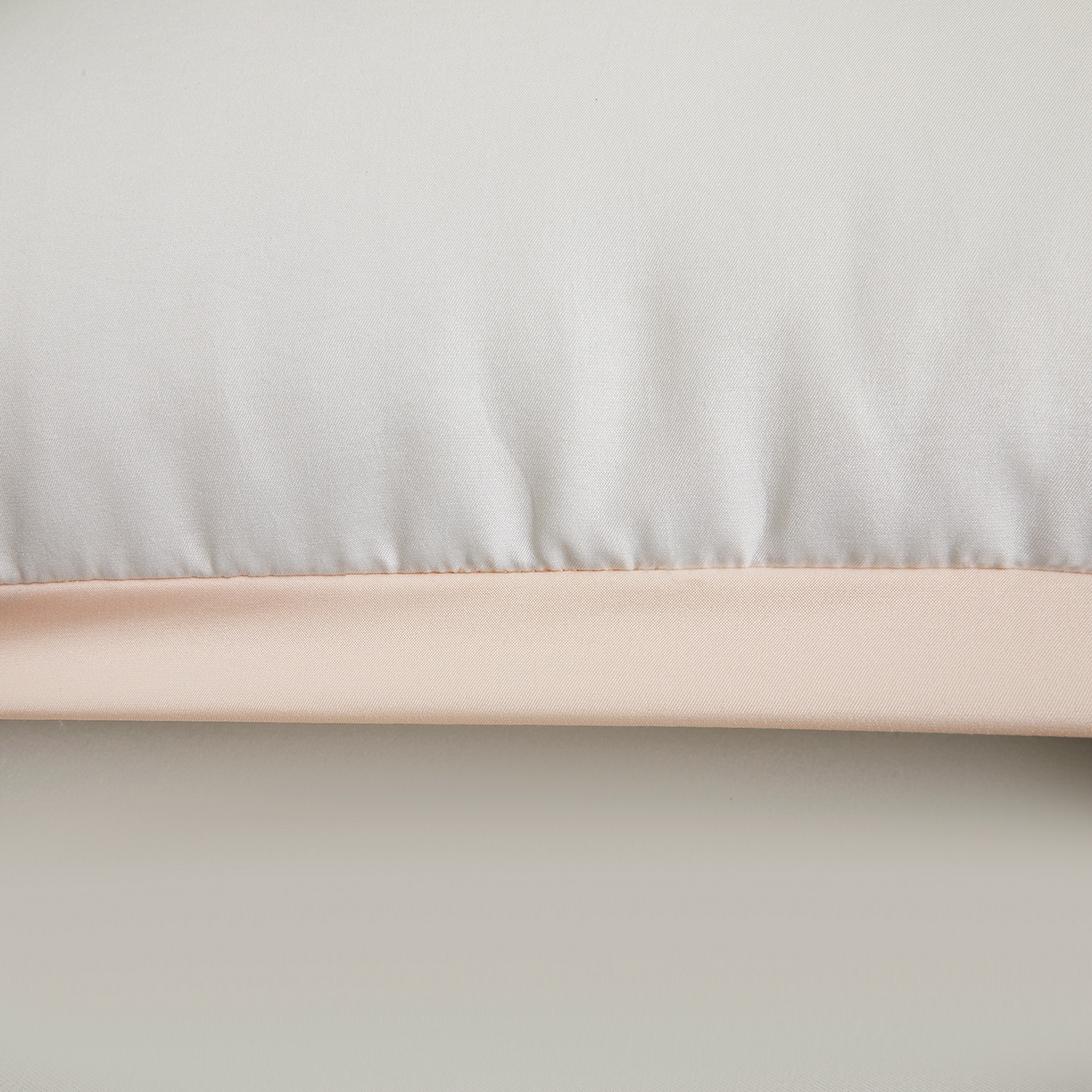 91家纺网 家纺一手货源 找家纺 大熊枕芯 2025新款双莱赛尔天丝蝴蝶护颈枕头枕芯 天丝蝴蝶粉