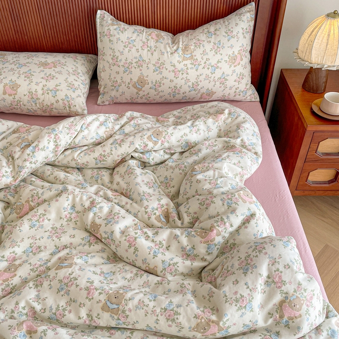 91家纺网 家纺一手货源 找家纺 典曼家纺 2025新款A类母婴级抗菌有氧双层纱亲肤小清新印花三件套四件套 桃花诺