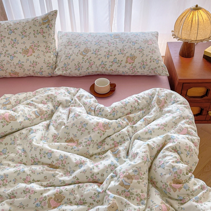 91家纺网 家纺一手货源 找家纺 典曼家纺 2025新款A类母婴级抗菌有氧双层纱亲肤小清新印花三件套四件套 桃花诺