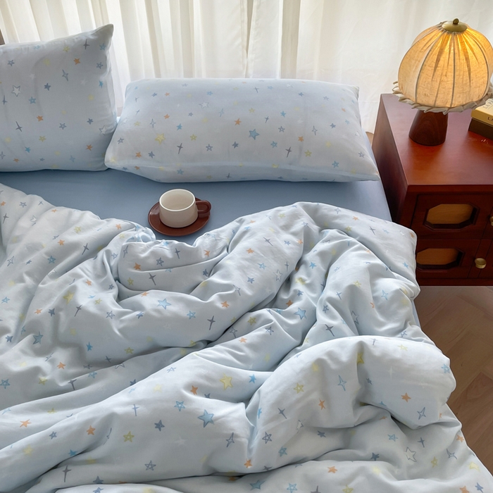 91家纺网 家纺一手货源 找家纺 典曼家纺 2025新款A类母婴级抗菌有氧双层纱亲肤小清新印花三件套四件套 星星世界