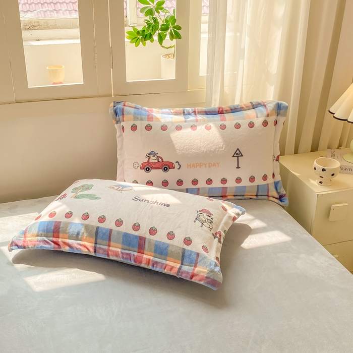 91家纺网 家纺一手货源 找家纺 红日子纺织品 2025新款高克重牛奶绒印花四件套 露营狗