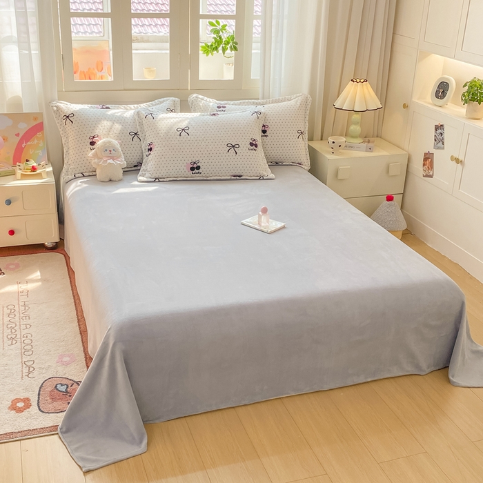 91家纺网 家纺一手货源 找家纺 红日子纺织品 2025新款高克重牛奶绒印花四件套 幸运樱桃