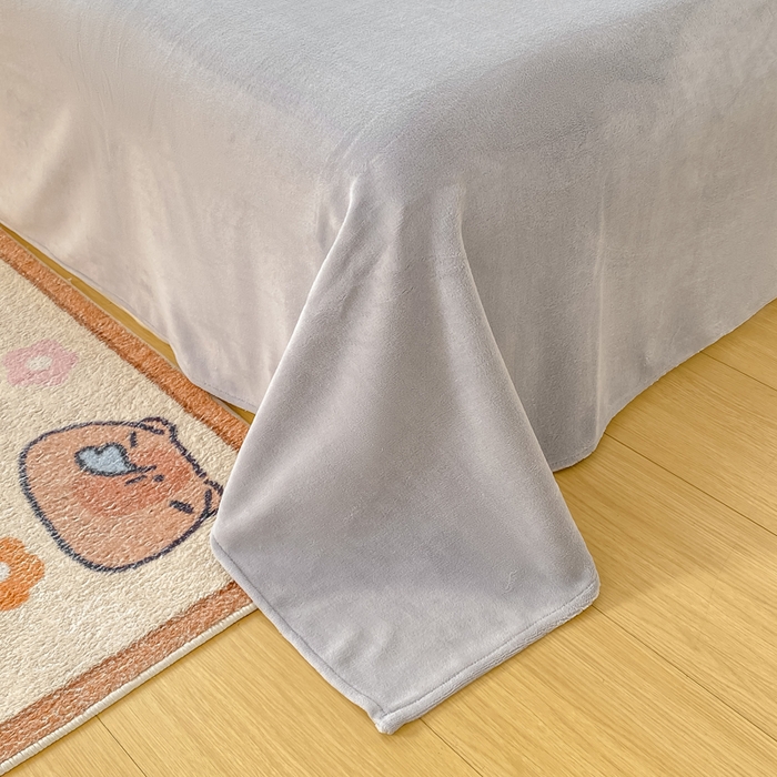 91家纺网 家纺一手货源 找家纺 红日子纺织品 2025新款高克重牛奶绒印花四件套 字母熊