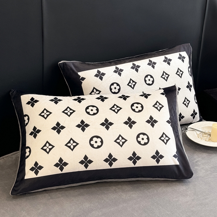 91家纺网 家纺一手货源 找家纺 （总）色鬼布艺高端家居主号 2025秋冬新款宝宝绒牛奶绒单枕套