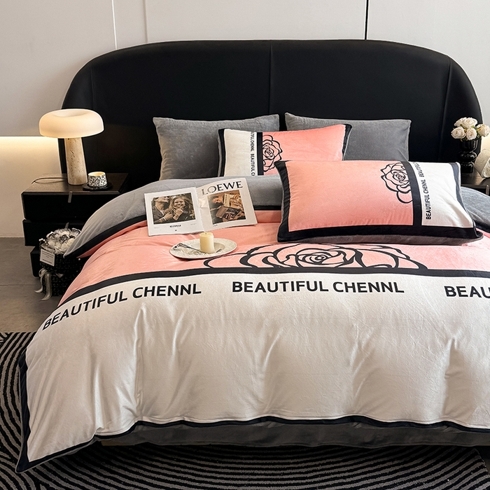 91家纺网 家纺一手货源 找家纺 色鬼布艺高端家居主号 2025秋冬新款宝宝绒牛奶绒四件套提供买家秀 粉黛佳人