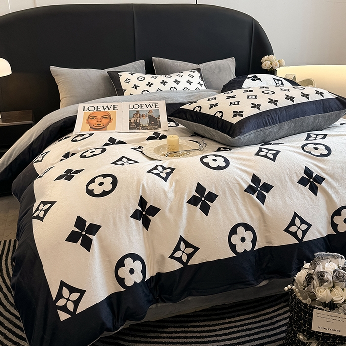 91家纺网 家纺一手货源 找家纺 色鬼布艺高端家居主号 2025秋冬新款宝宝绒牛奶绒四件套提供买家秀 简约白