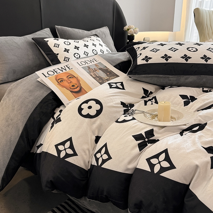 91家纺网 家纺一手货源 找家纺 色鬼布艺高端家居主号 2025秋冬新款宝宝绒牛奶绒四件套提供买家秀 简约白