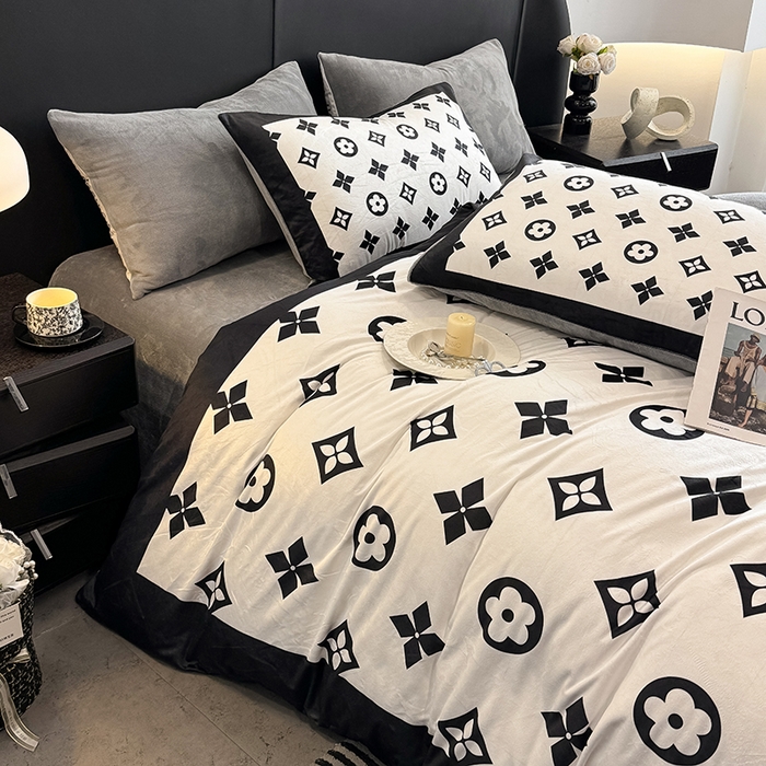 91家纺网 家纺一手货源 找家纺 色鬼布艺高端家居主号 2025秋冬新款宝宝绒牛奶绒四件套提供买家秀 简约白