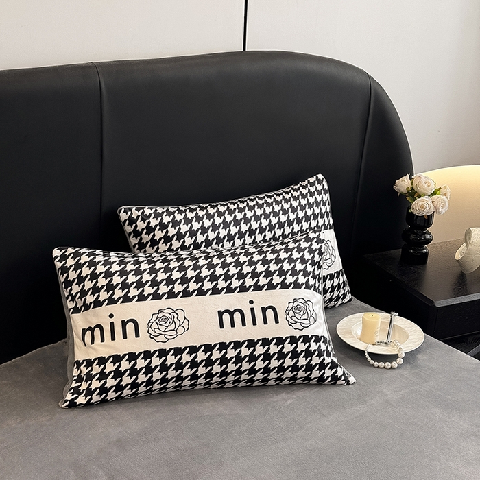 91家纺网 家纺一手货源 找家纺 色鬼布艺高端家居主号 2025秋冬新款宝宝绒牛奶绒四件套提供买家秀 千鸟格min