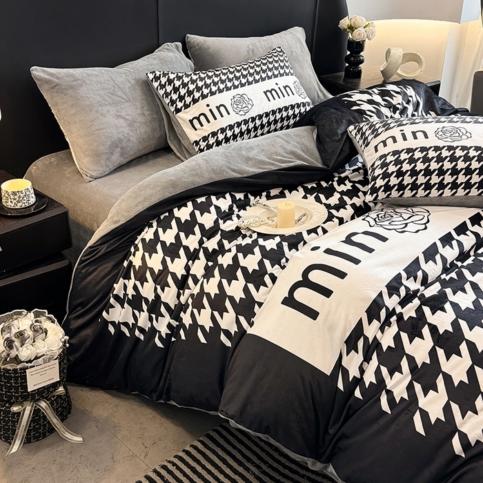 91家纺网 家纺一手货源 找家纺 色鬼布艺高端家居主号 2025秋冬新款宝宝绒牛奶绒四件套提供买家秀 千鸟格min